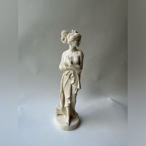 Vintage Alabaster Venus Italica, Handmade in Greece. 8.5” Tall x 2.5” Wide